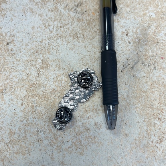 Chainsaw Man Devil Pin - Picture 3 of 3